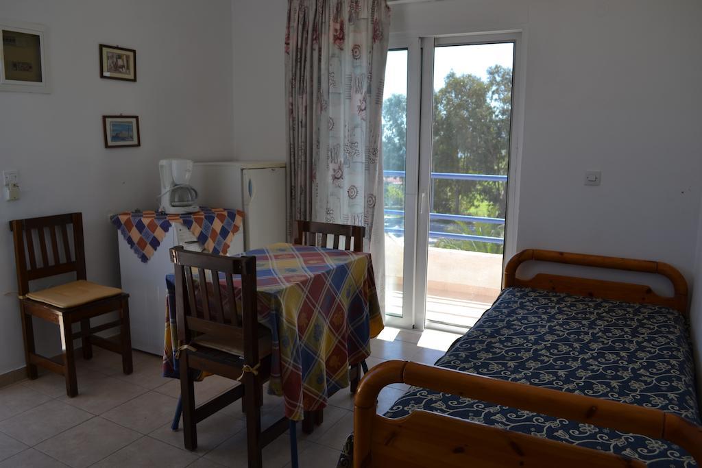 Petasos Apartments 1 Геннади Номер фото